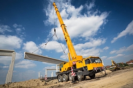 GP MAT : votre fournisseur de grues de chantier en France